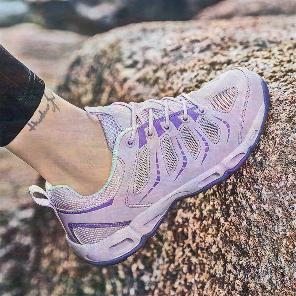 Sumer Round Tip Silver Sneaker - Tech Accessories Sale 评论和价格