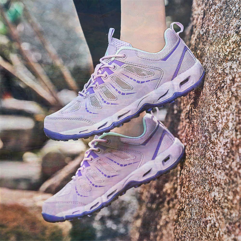 Sumer Round Tip Silver Sneaker - Tech Accessories Sale 评论和价格